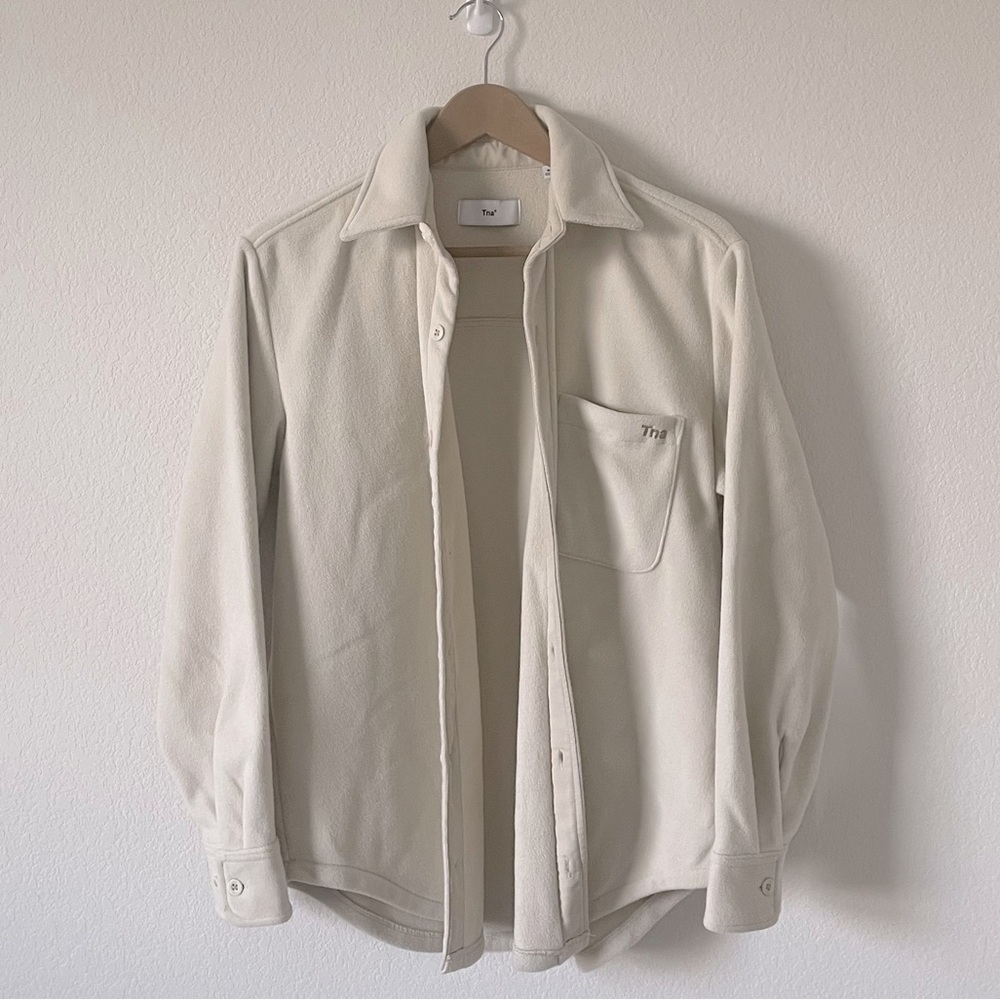 Aritzia TNA polar fleece shirt jacket in color Mullein